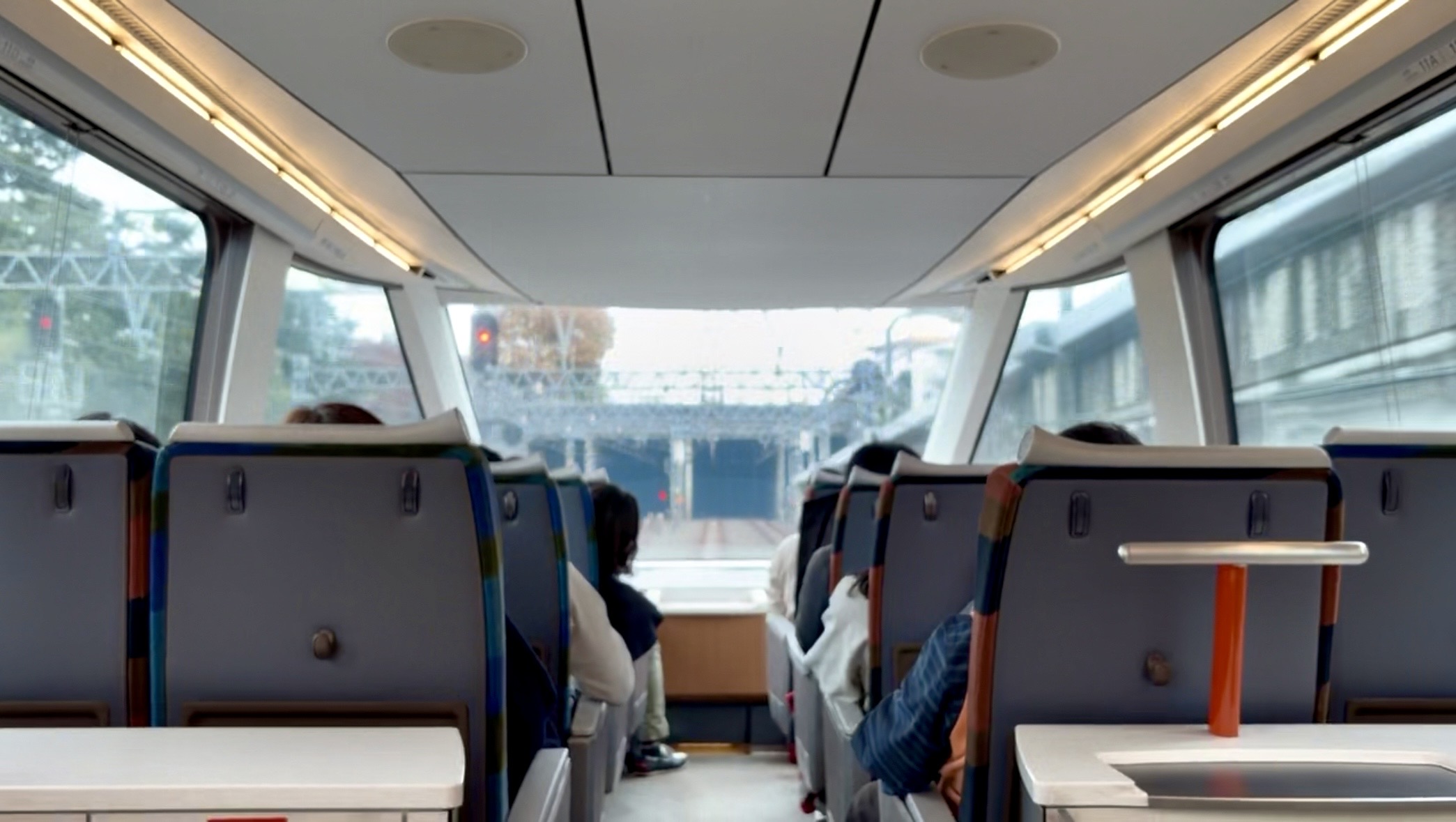 ロマンスカーの展望席